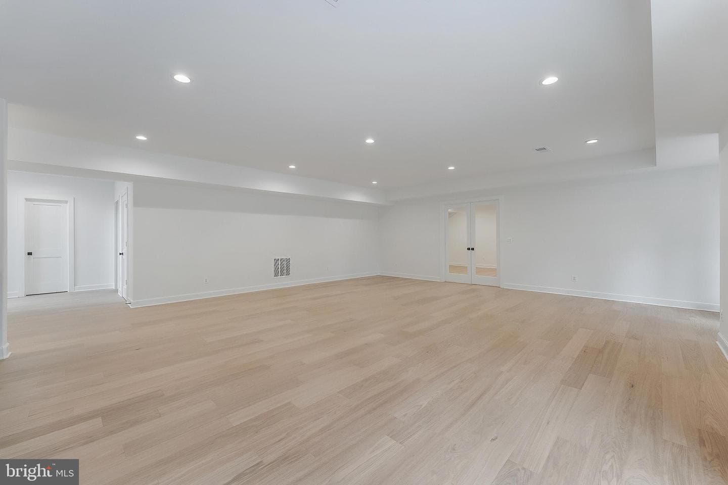 731 Ellsworth Avenue photo 64