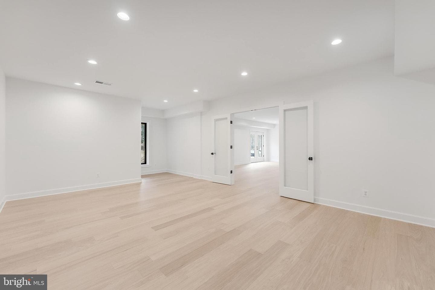 731 Ellsworth Avenue photo 65