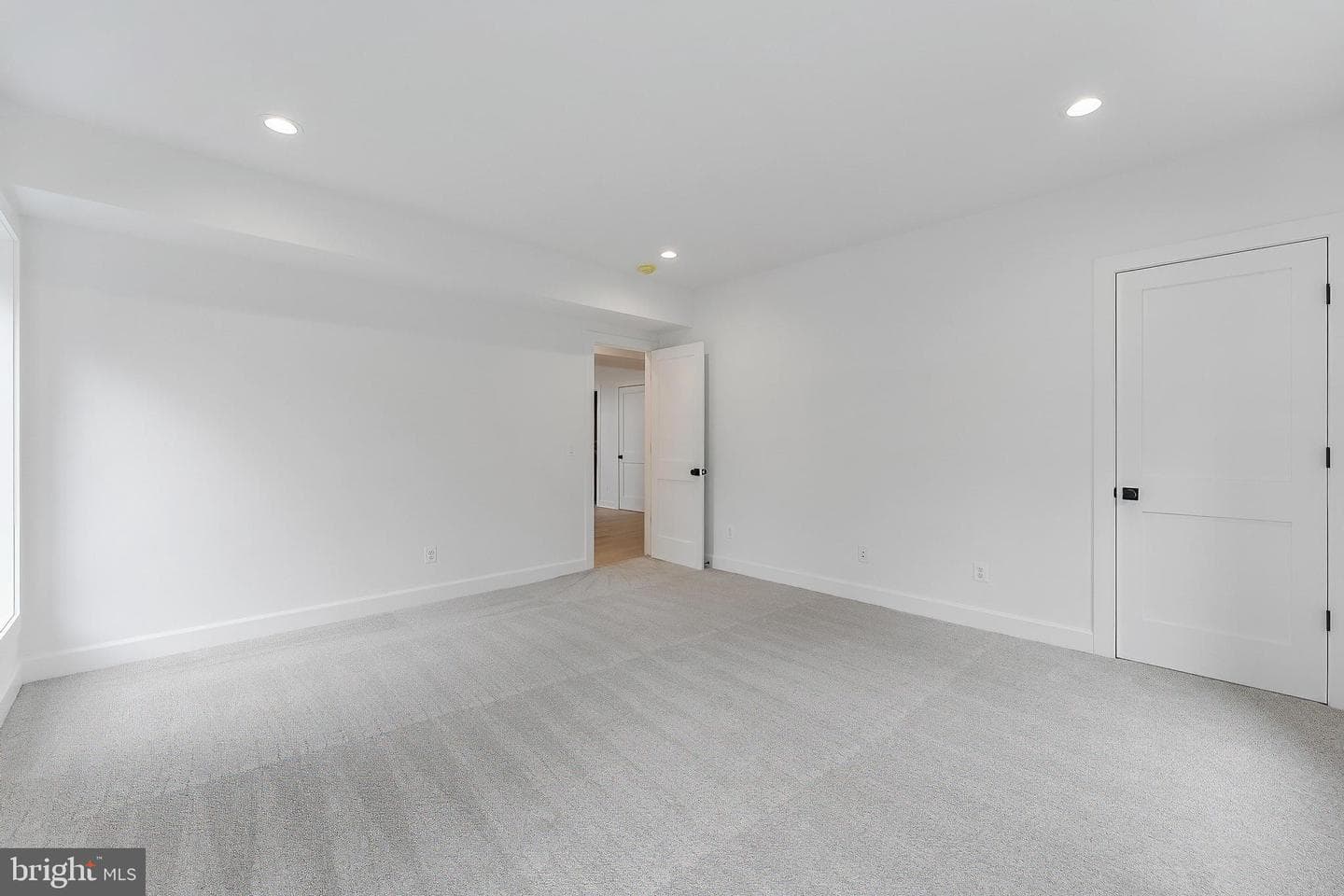 731 Ellsworth Avenue photo 68