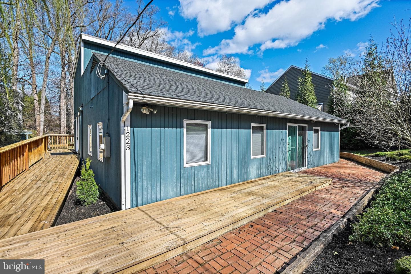 1223 Providence Terrace photo 2