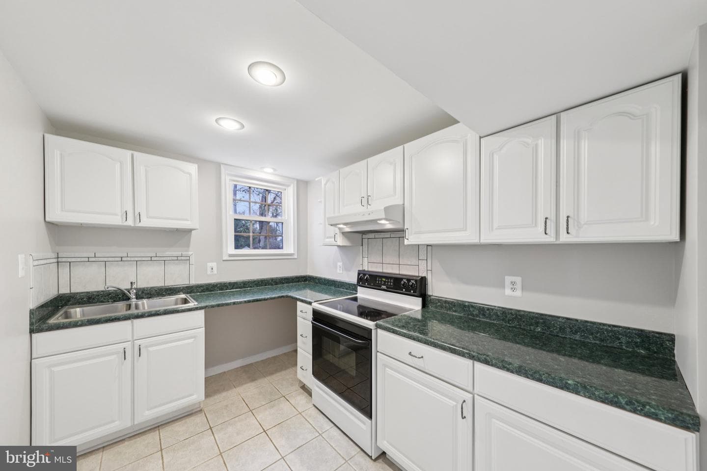8413 Hollis Lane photo 49