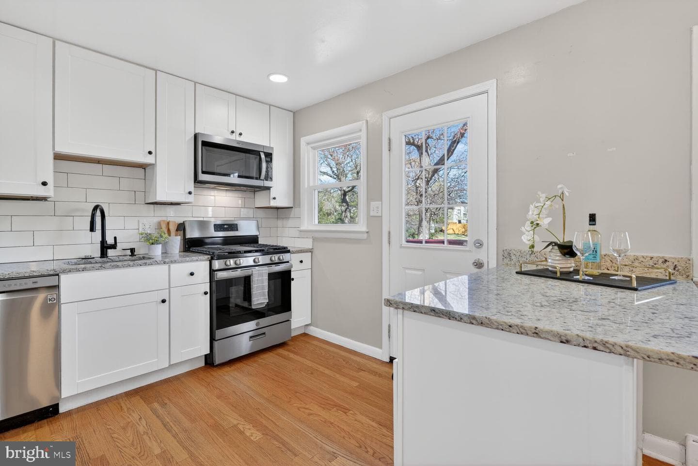 3229 Magnolia Avenue photo 8