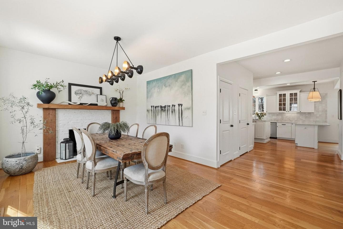 370 Holmes Drive NW photo 12
