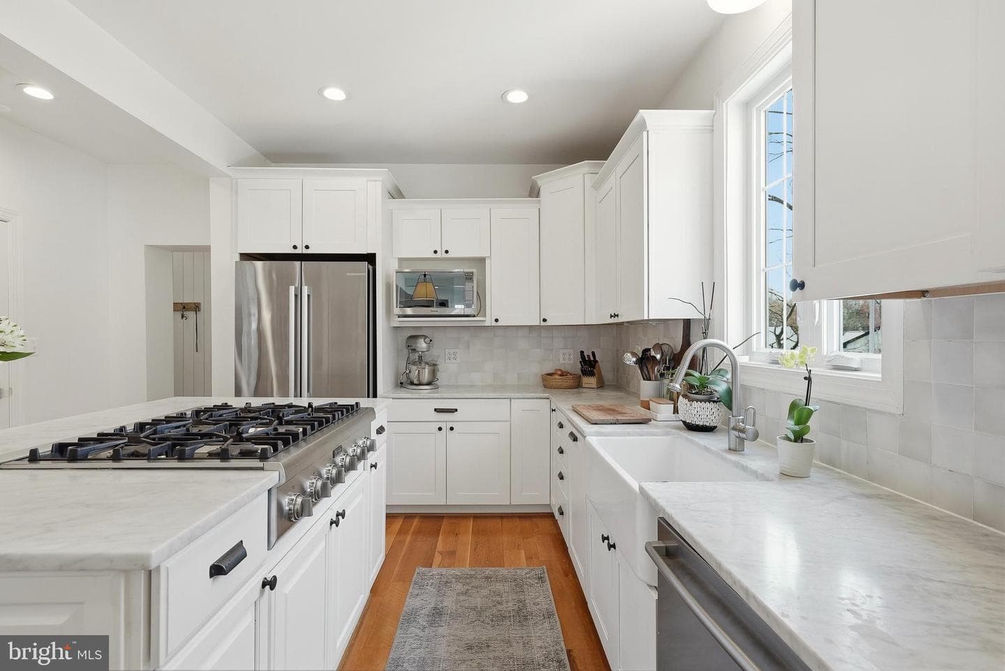 370 Holmes Drive NW photo 30