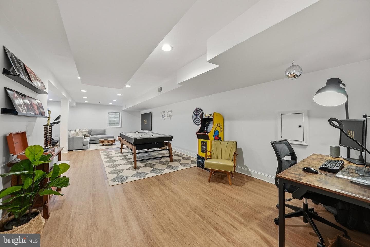 370 Holmes Drive NW photo 51