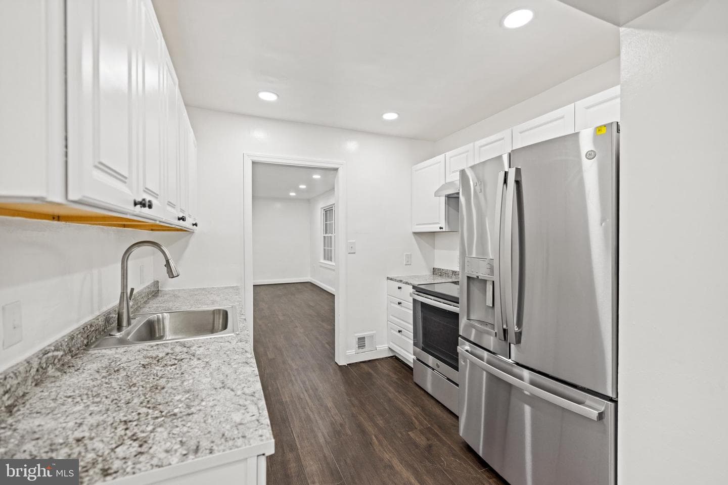 7213 Tyler Avenue photo 8