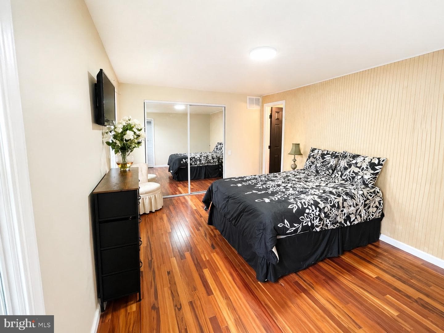 8036 Saint Annes Court photo 10