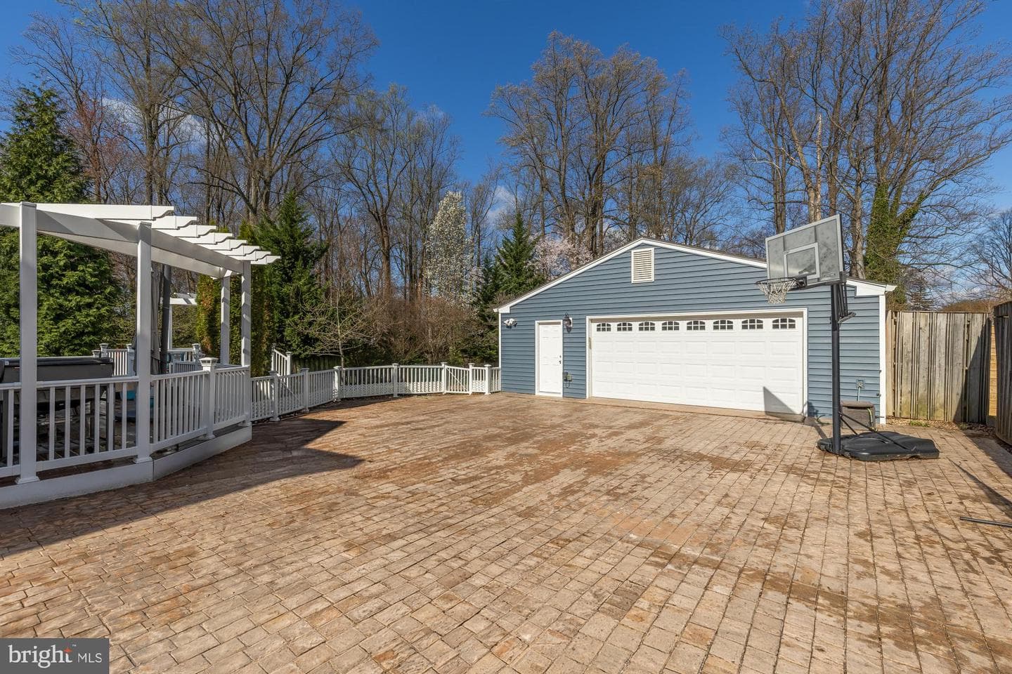 316 Owaissa Road SE photo 5