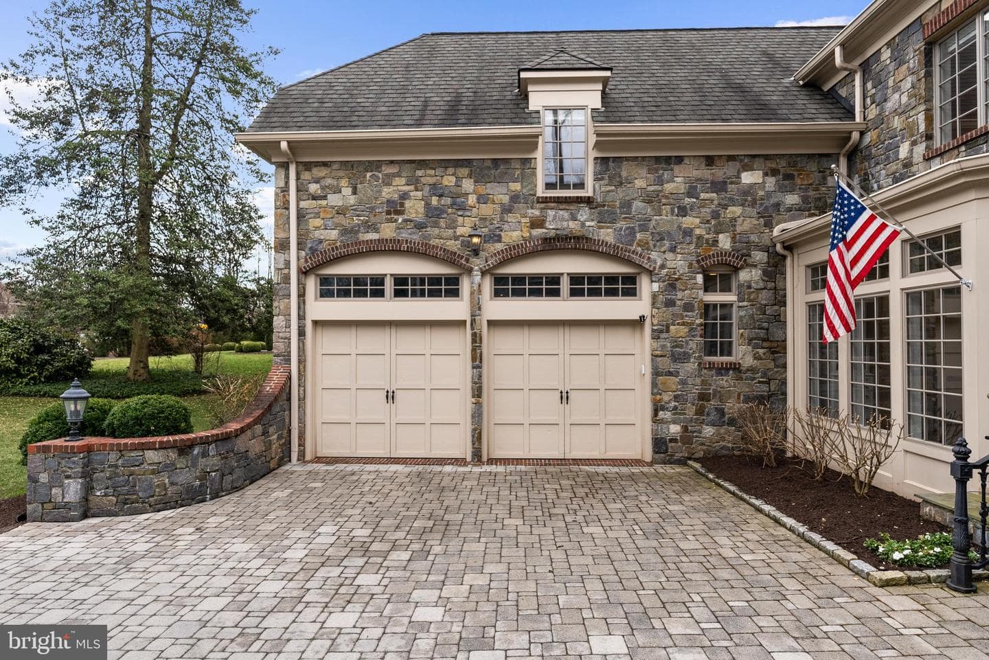 6929 River Oaks Drive photo 3