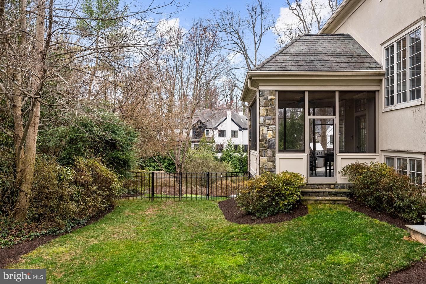 6929 River Oaks Drive photo 4