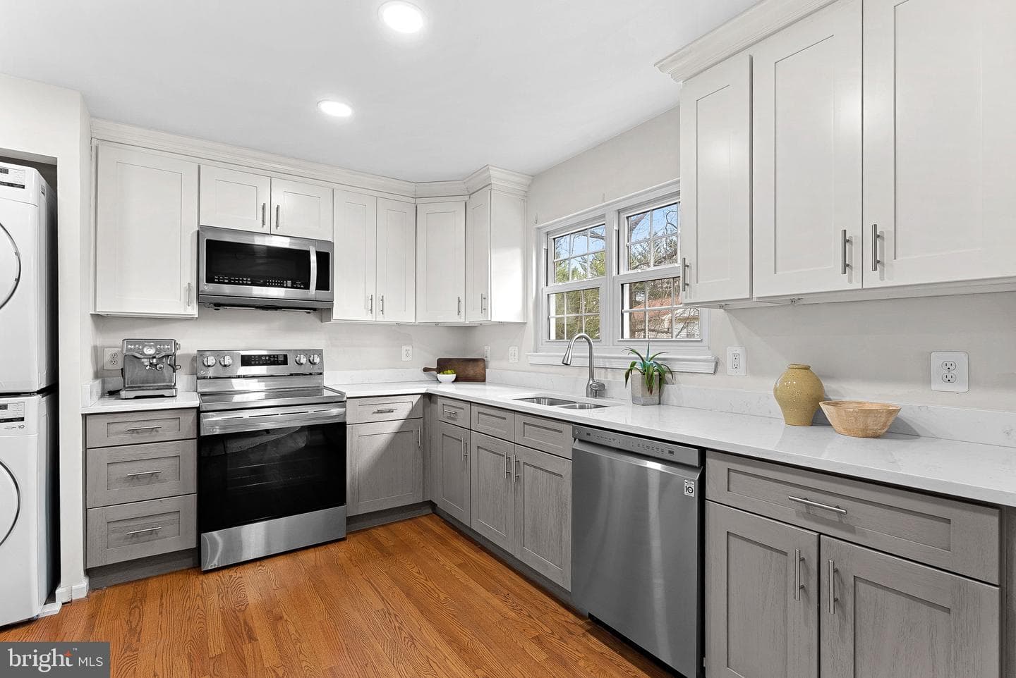 6037 Meyers Landing Court photo 16