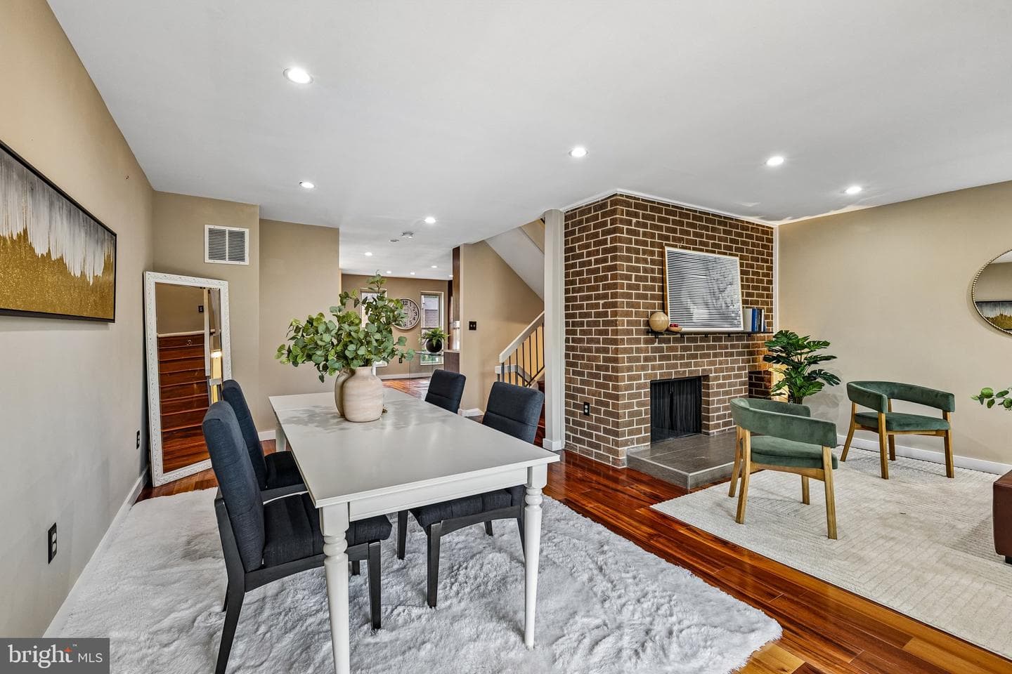 1733 Cy Court photo 11