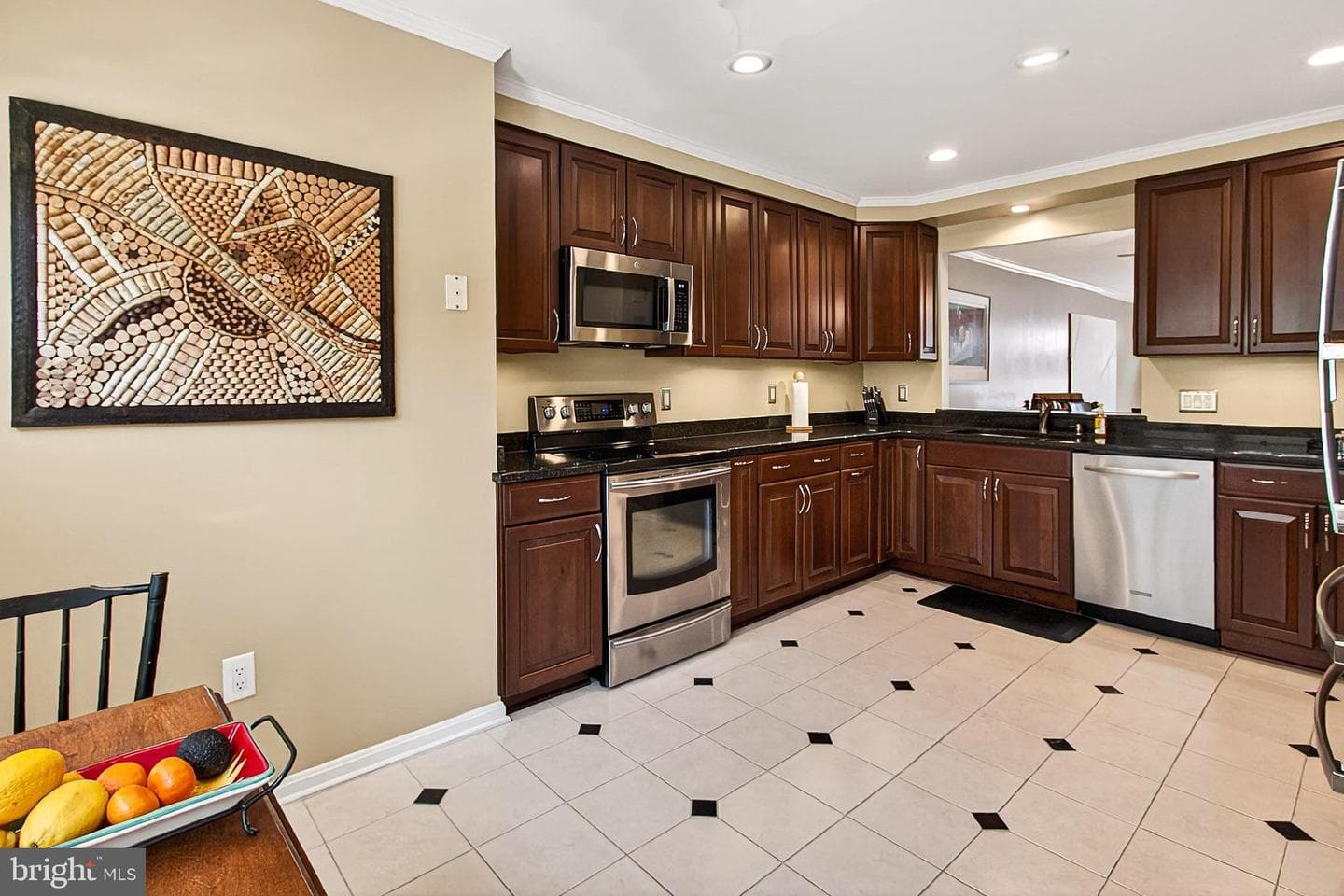 7923 Valleyfield Drive photo 8