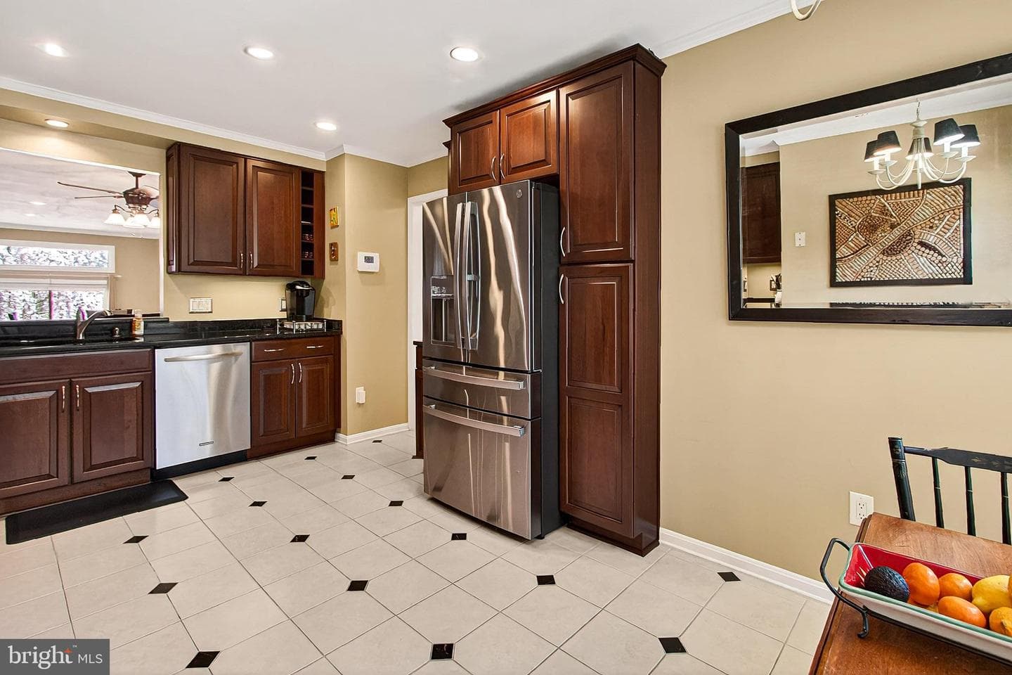 7923 Valleyfield Drive photo 9