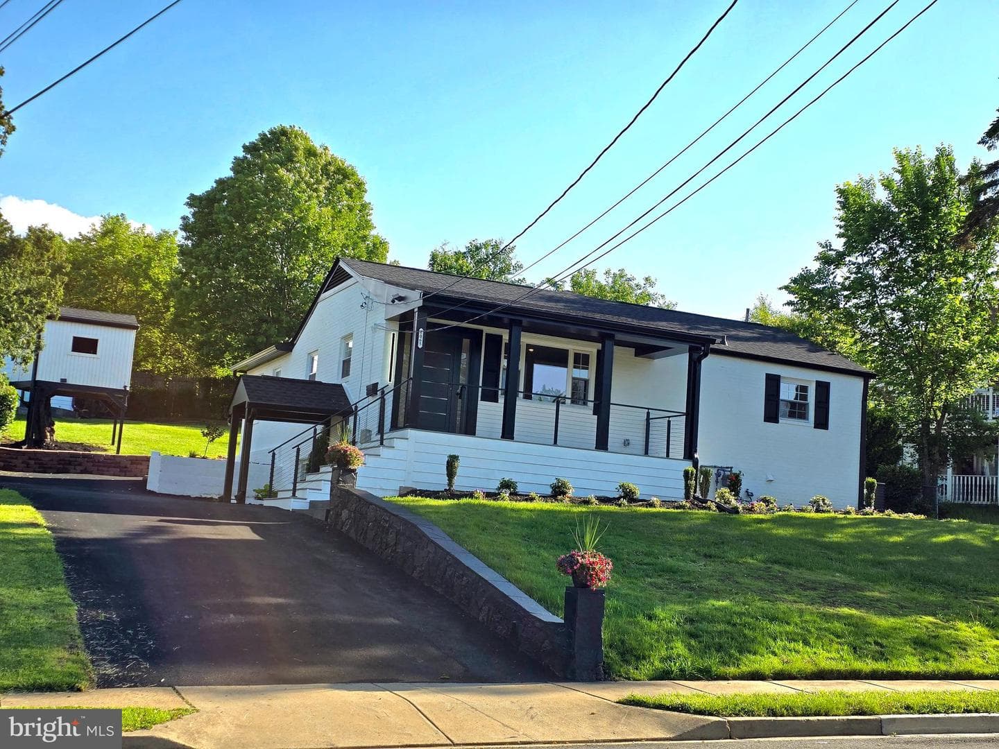 6065 Munson Hill Road, Falls Church