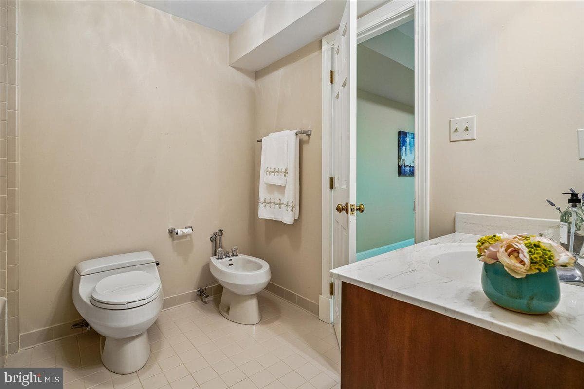 8013 Greenwich Woods Drive photo 103
