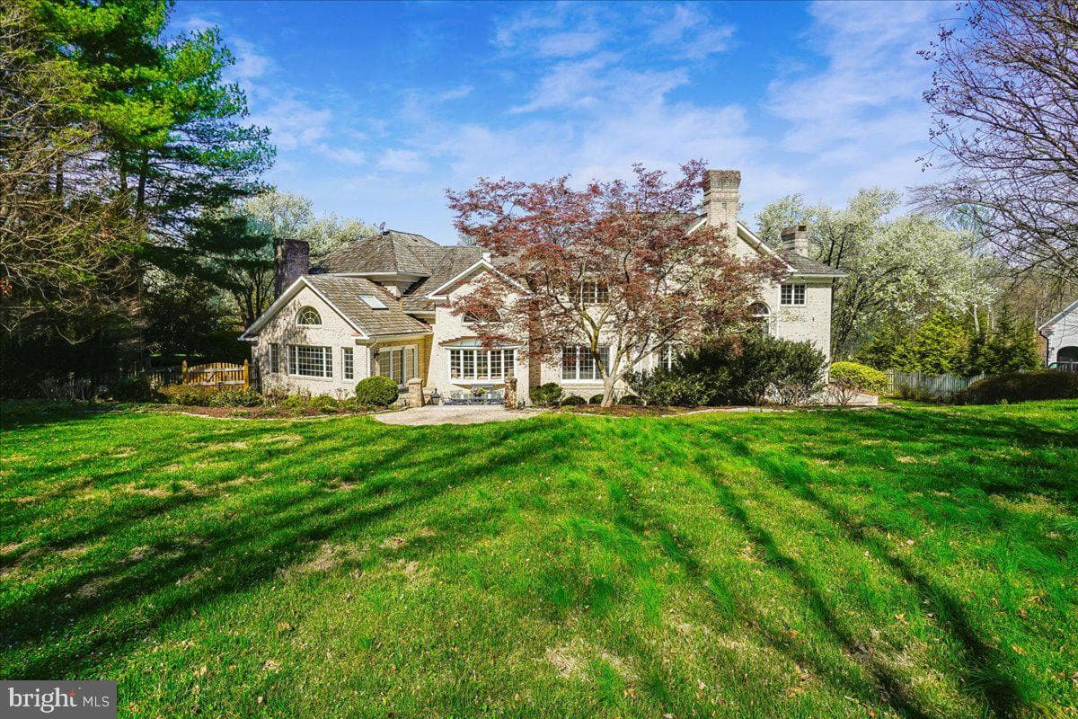 8013 Greenwich Woods Drive photo 11