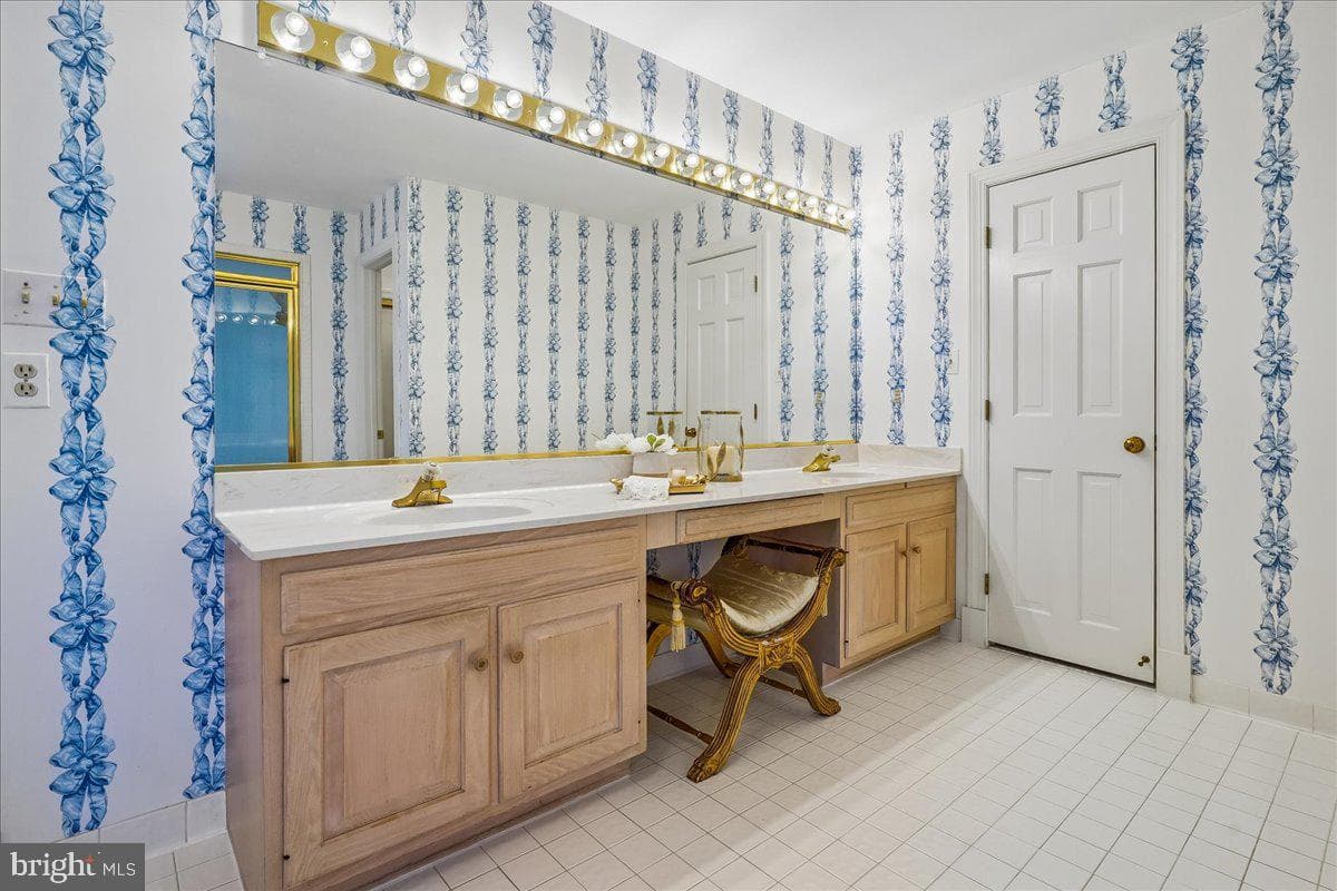 8013 Greenwich Woods Drive photo 66
