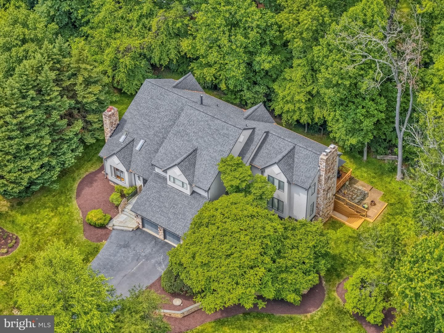 904 Falls Bridge Lane, Great Falls
