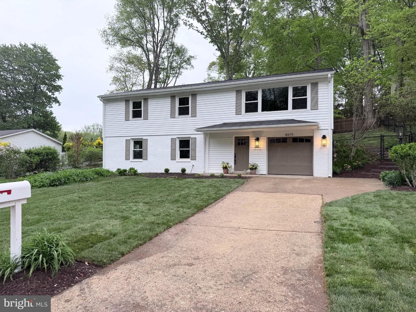8615 Kerry Lane photo 2