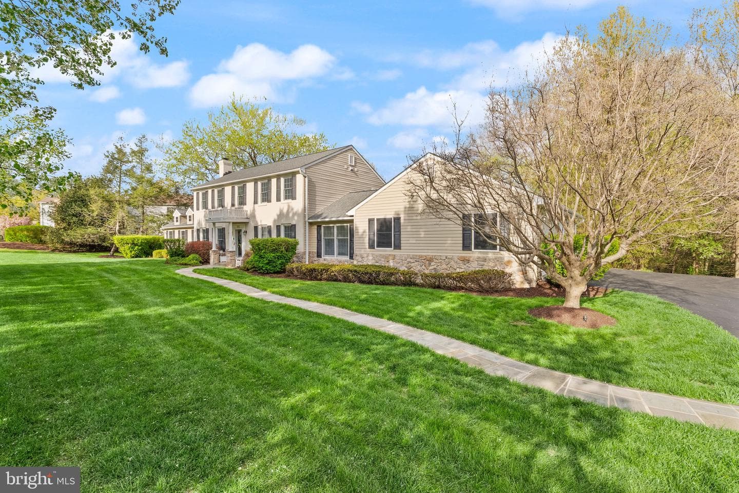 813 Lunenburg Road photo 2