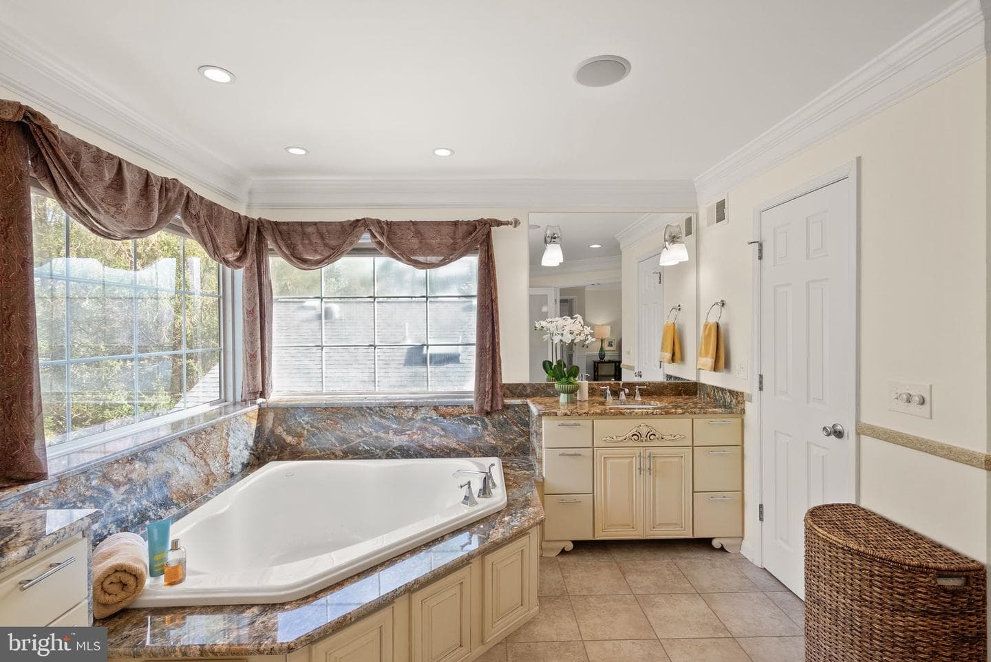813 Lunenburg Road photo 48