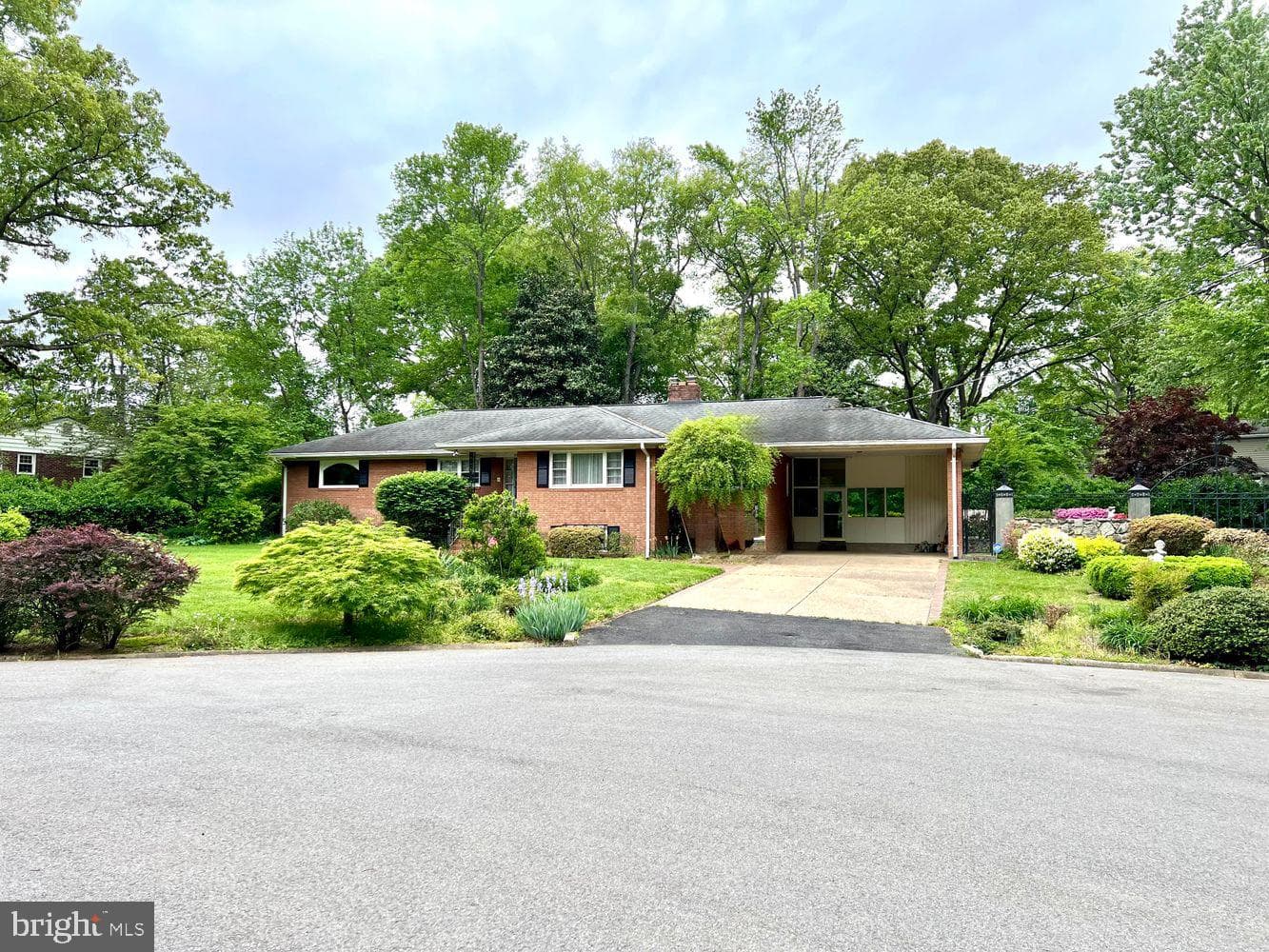8904 Bridgehaven Court photo 4