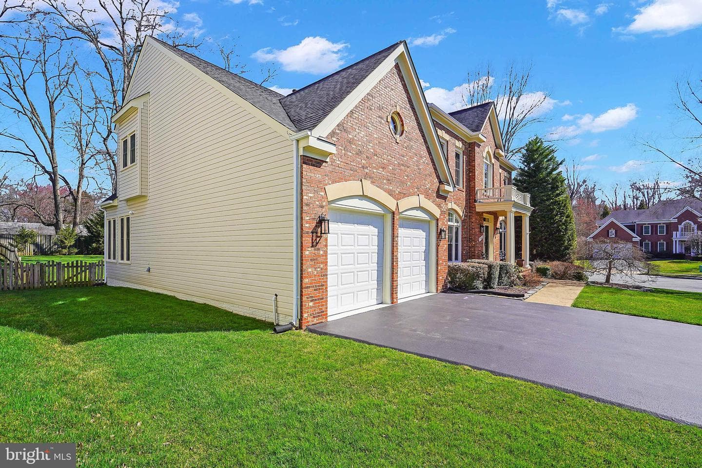 7366 Hunters Oak Court photo 3