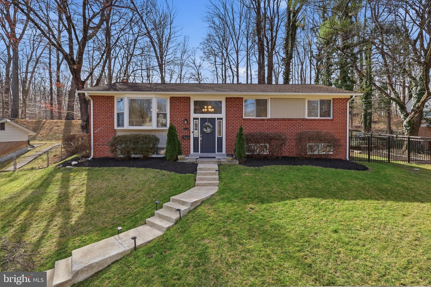 5613 Eastbourne Drive