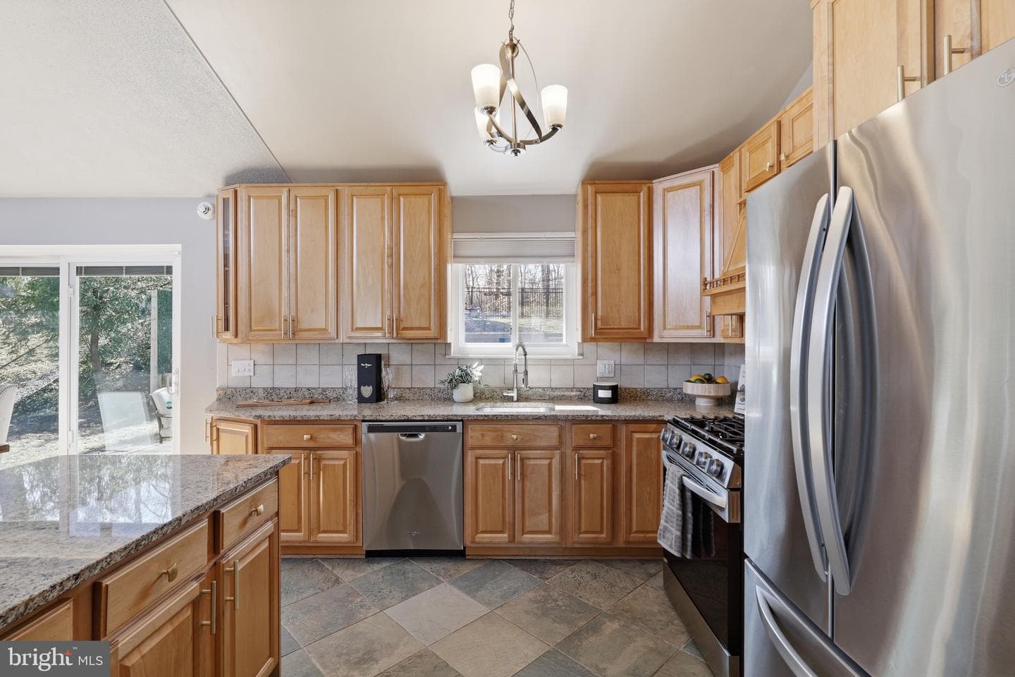 5613 Eastbourne Drive photo 10