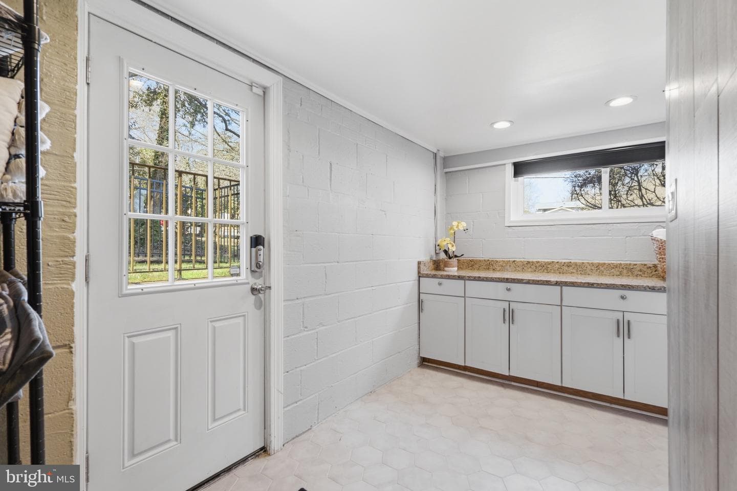 5613 Eastbourne Drive photo 22