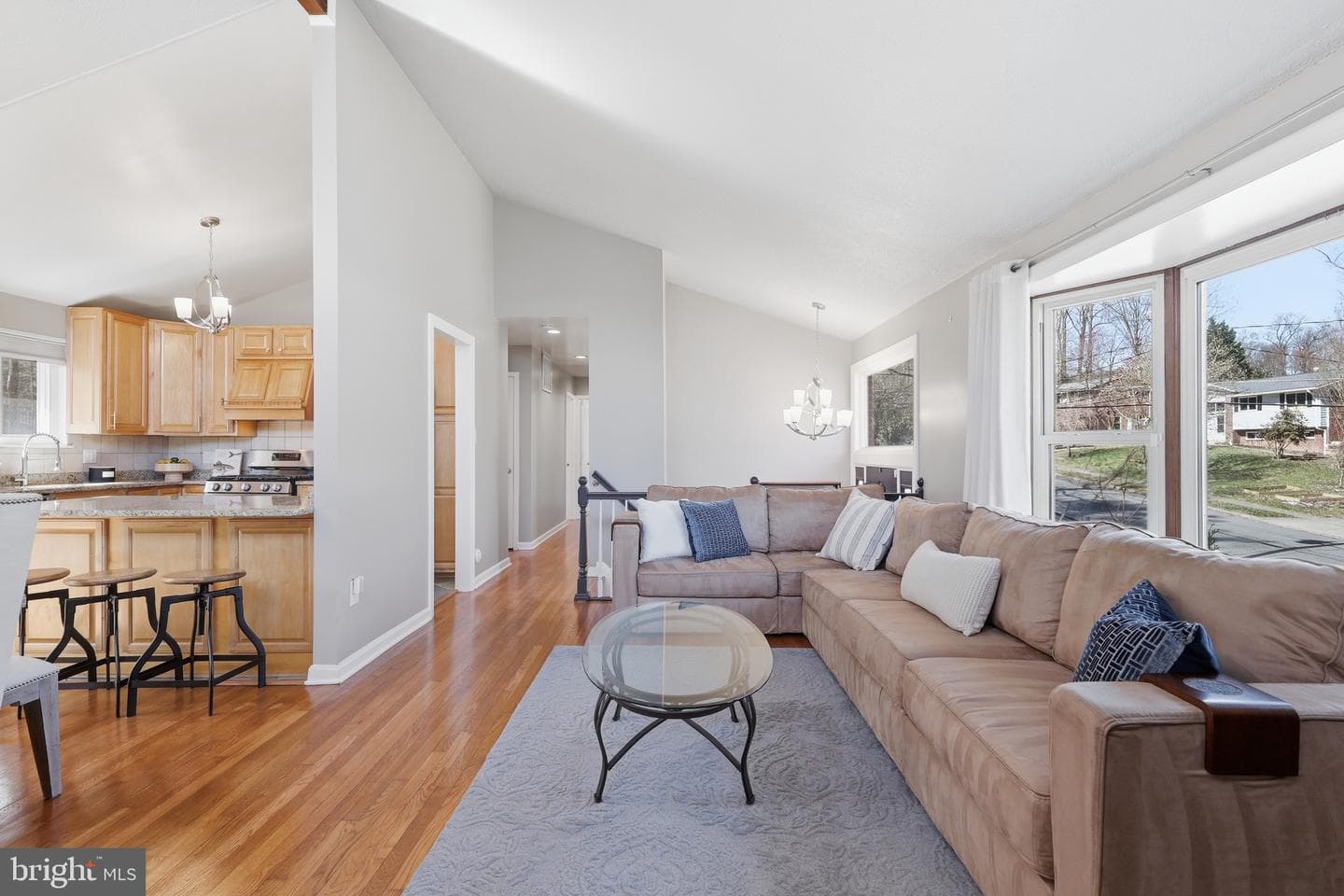 5613 Eastbourne Drive photo 6