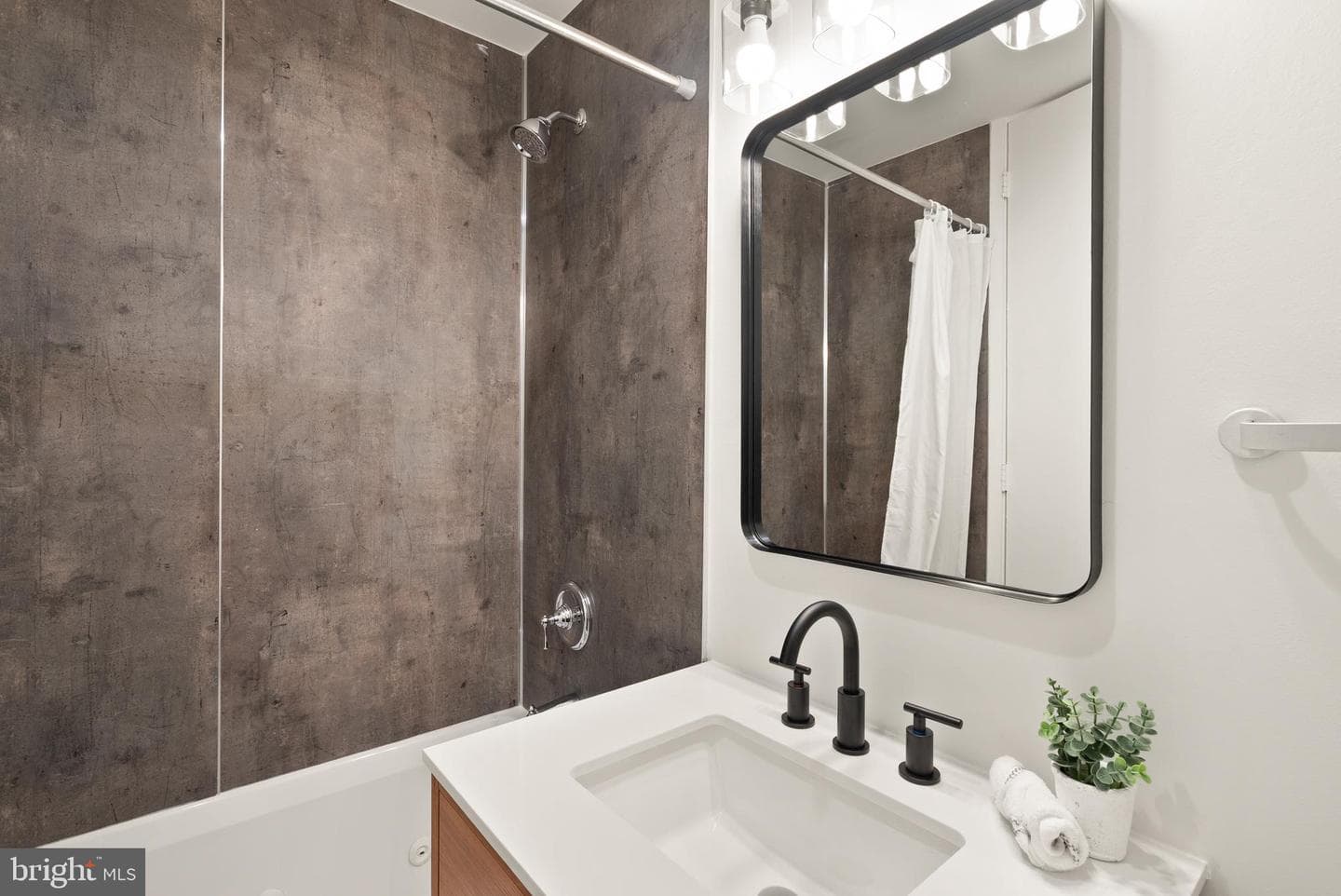 11465 Washington Plaza W photo 22
