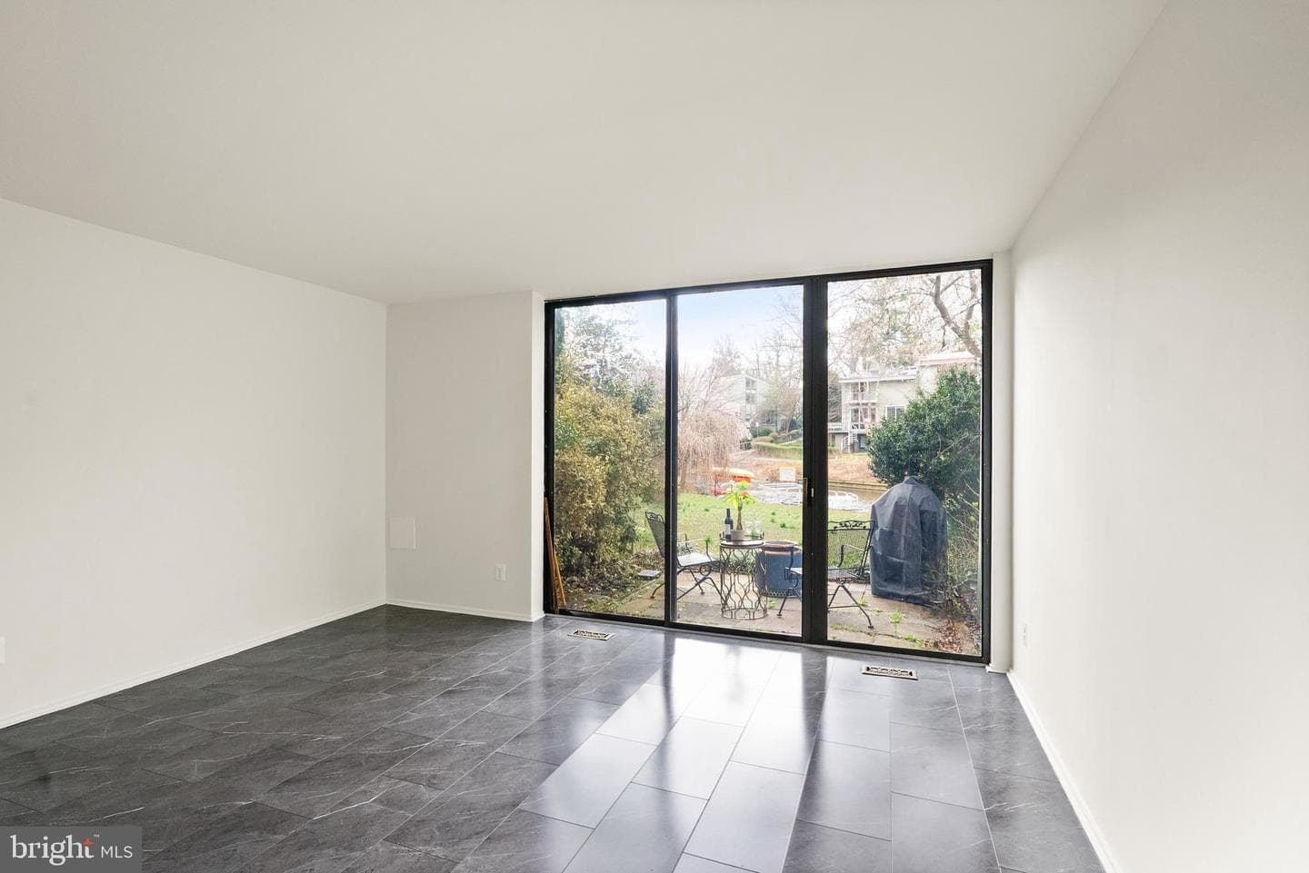 11465 Washington Plaza W photo 38