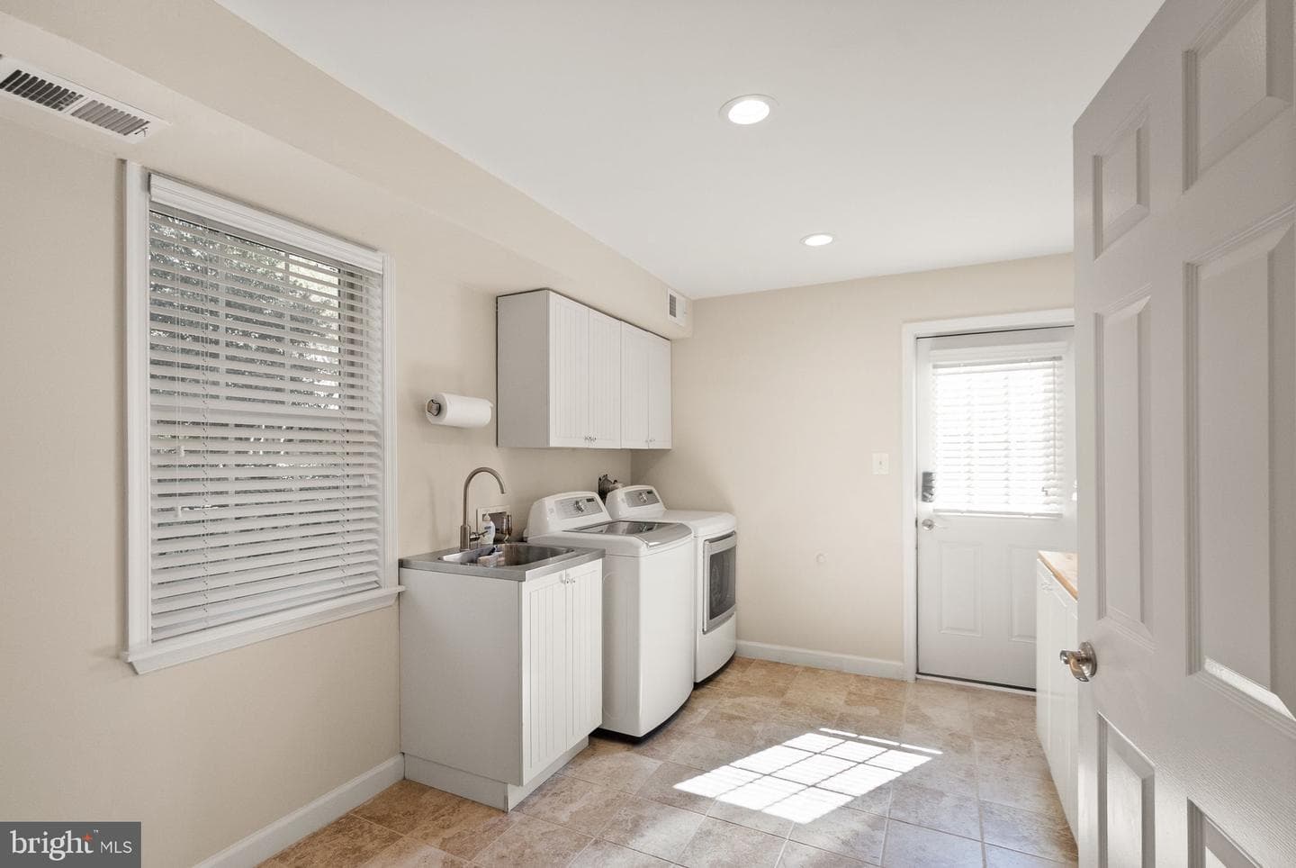 11809 Wayland Street photo 53