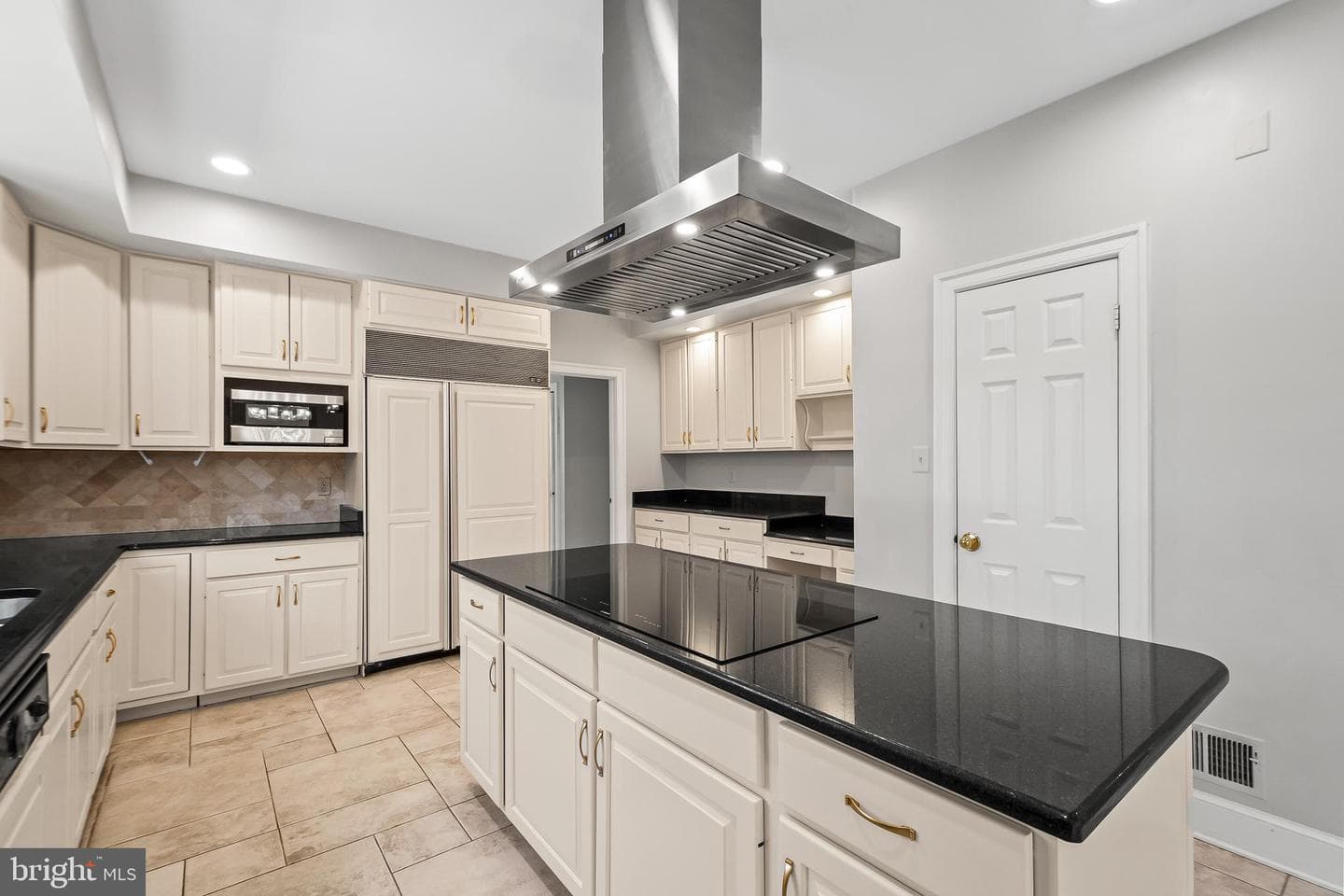 12187 Brecknock Street photo 20