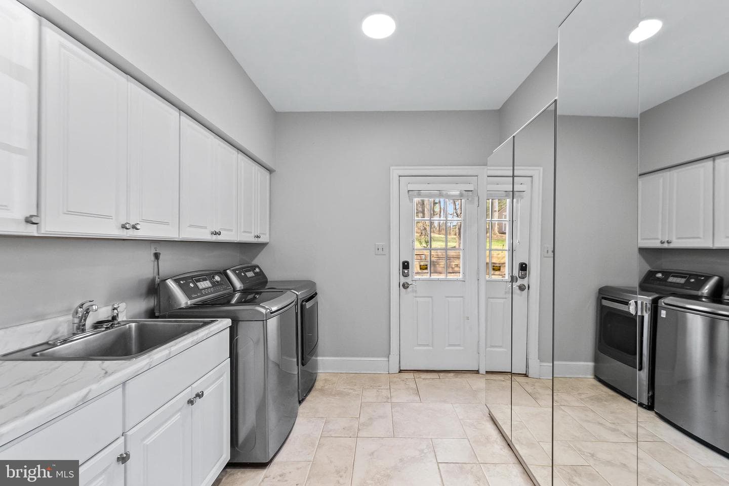 12187 Brecknock Street photo 22