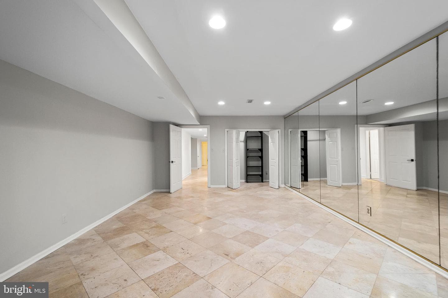 12187 Brecknock Street photo 45