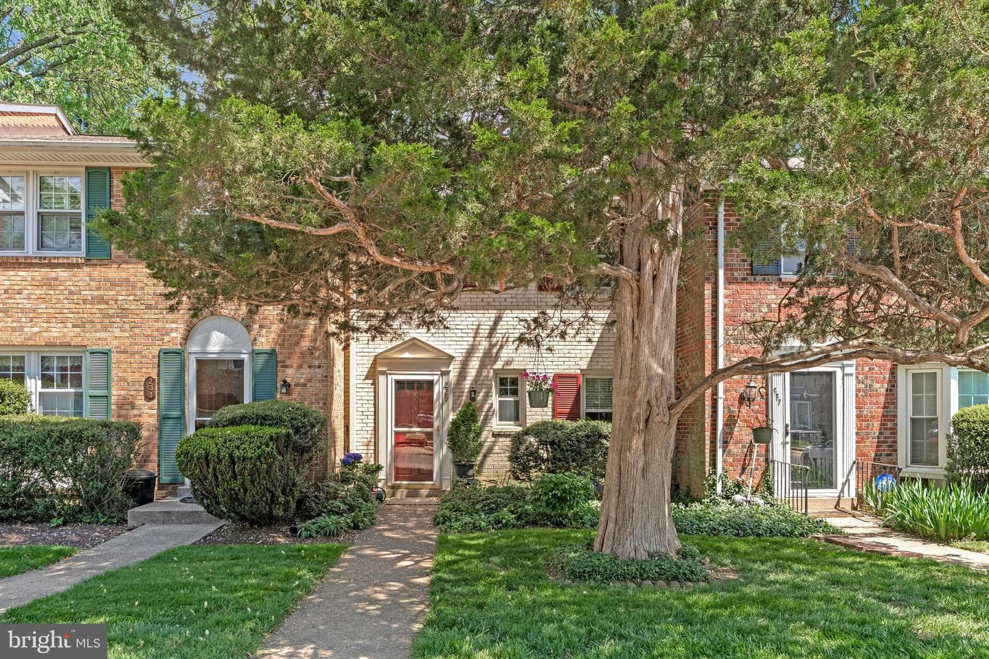 229 Commons Drive NW