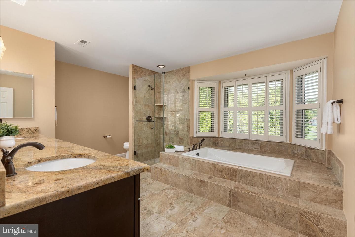 408 Woodgrove Court photo 23
