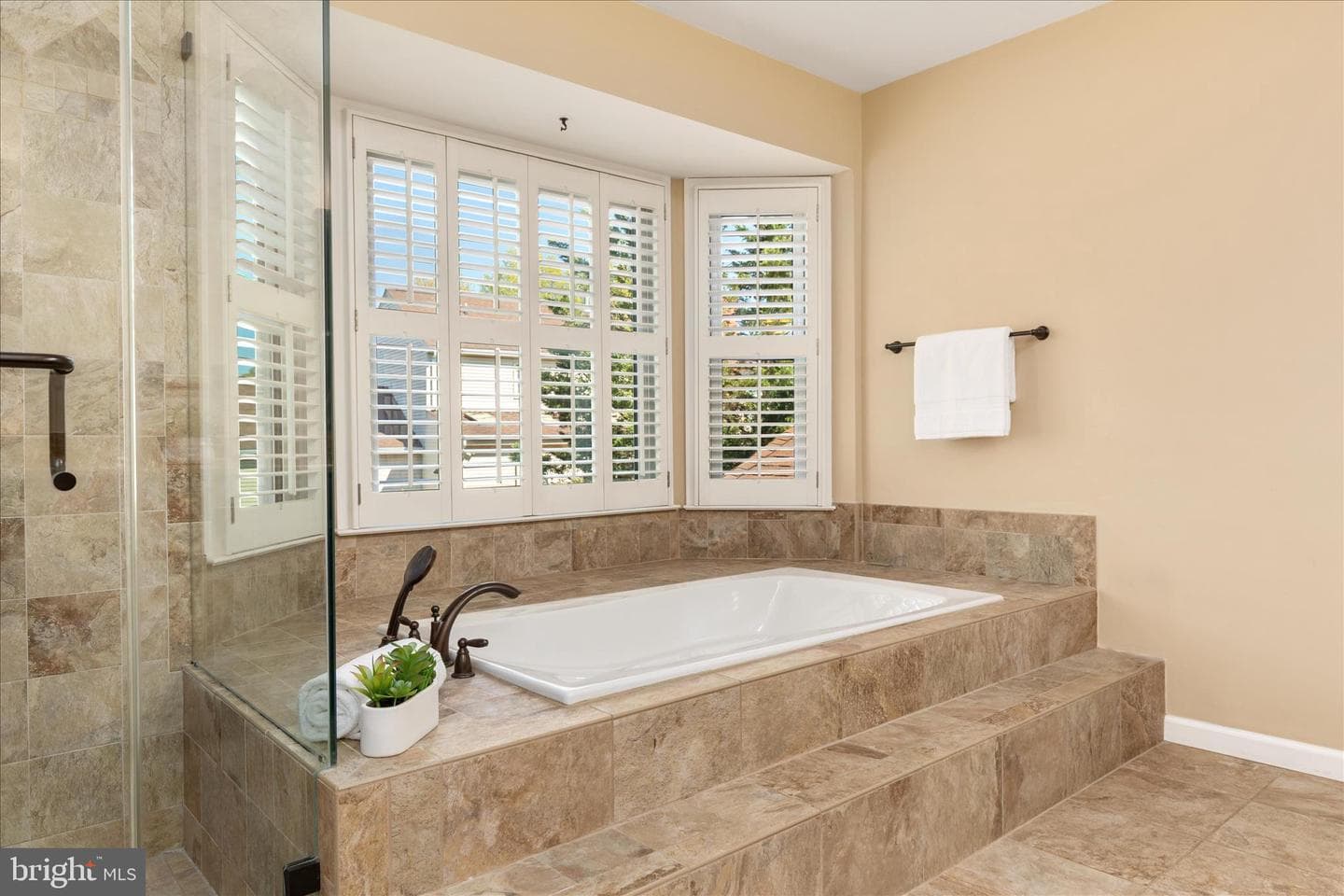 408 Woodgrove Court photo 24