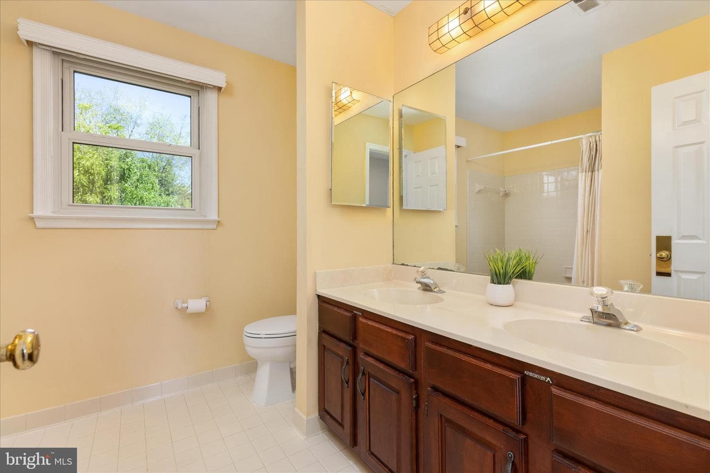 408 Woodgrove Court photo 29