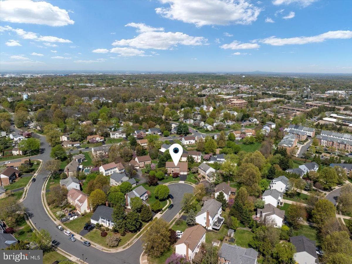 408 Woodgrove Court photo 38