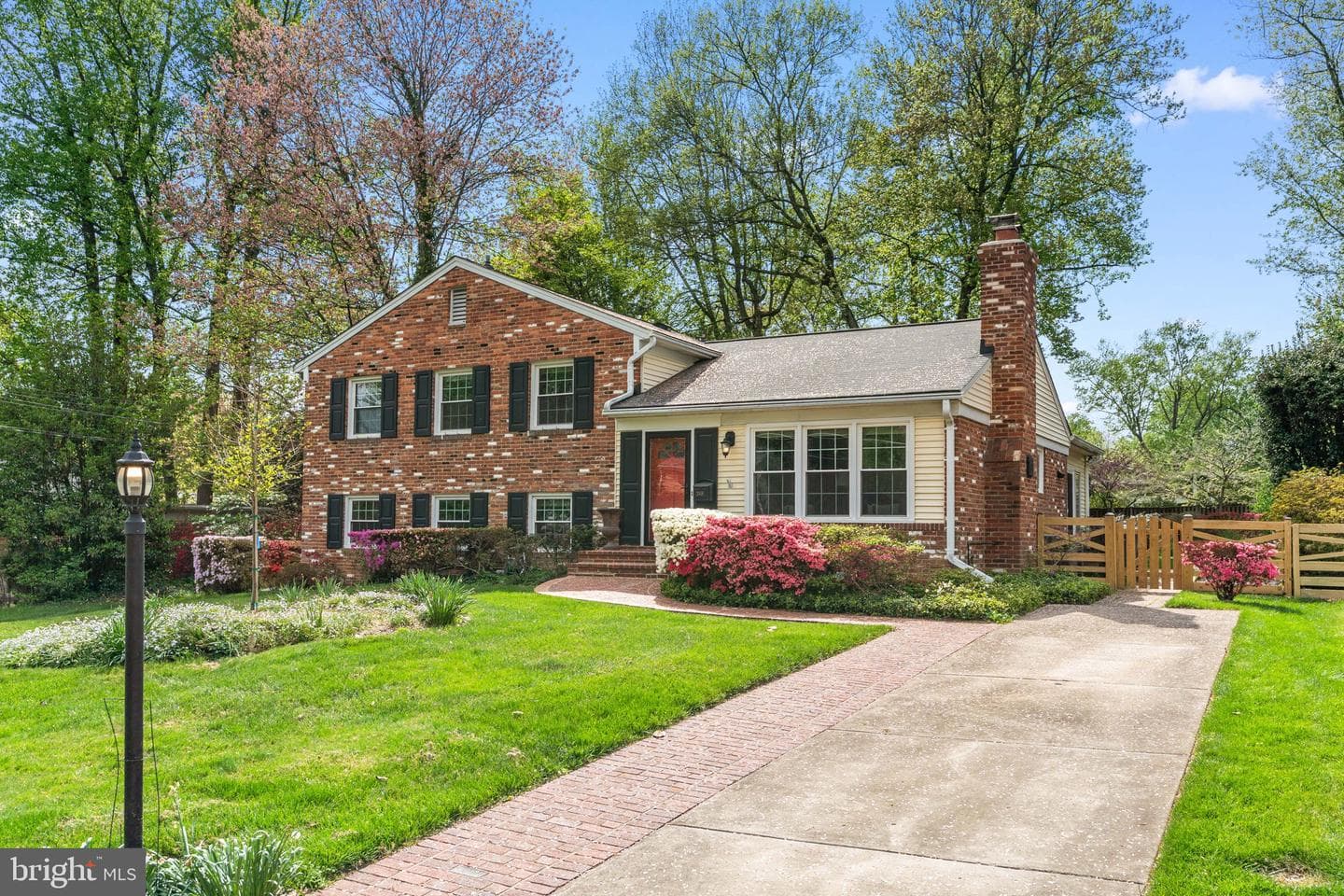 2418 Lancaster Court photo 3