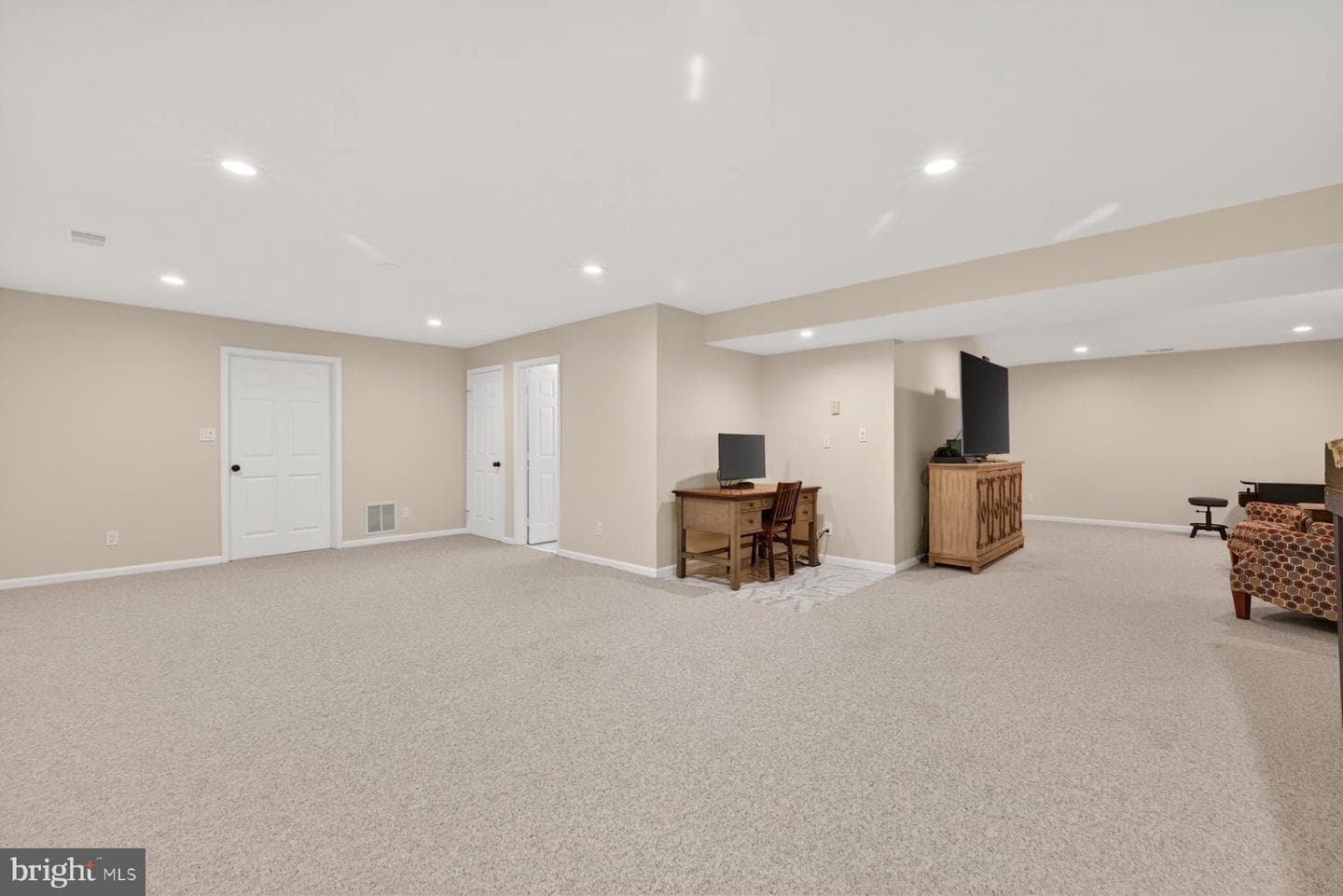 8704 Margaret Lane photo 40