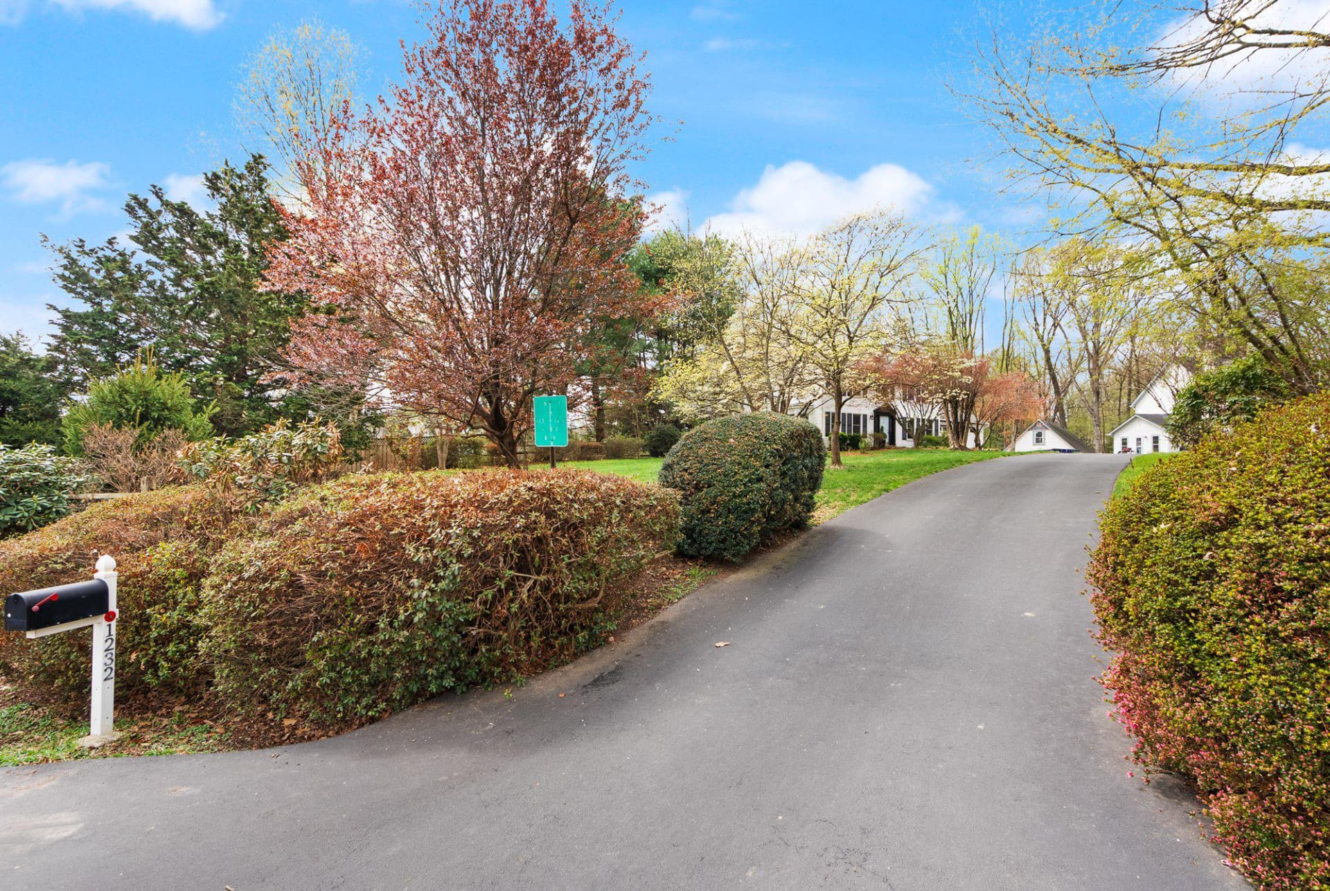 1232 Bishopsgate Way photo 3