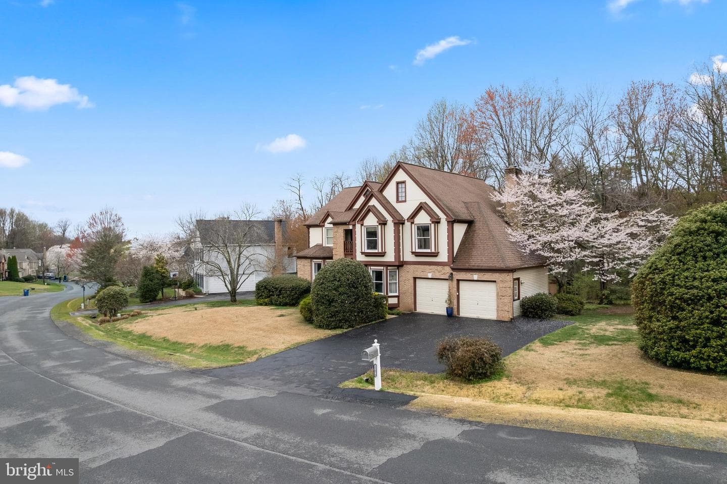 11670 Gilman Lane photo 2