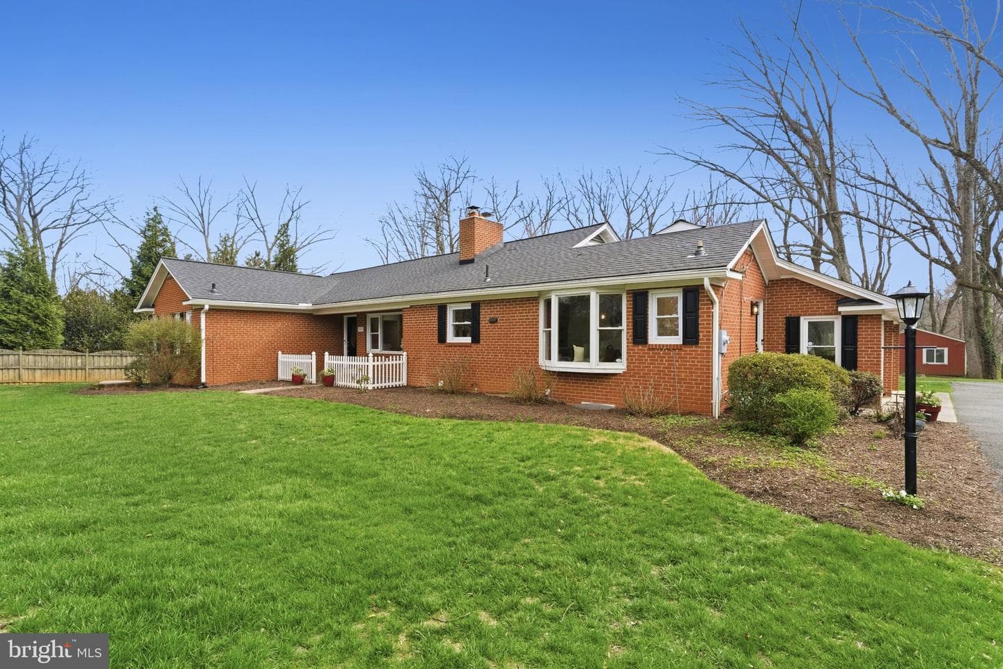8509 Crestview Drive photo 2