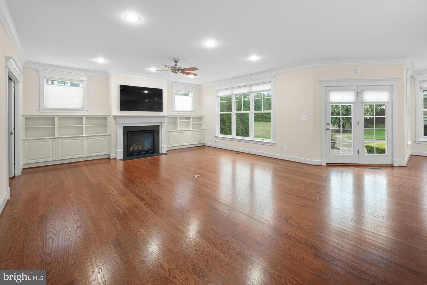 217 Pleasant Street SW photo 24