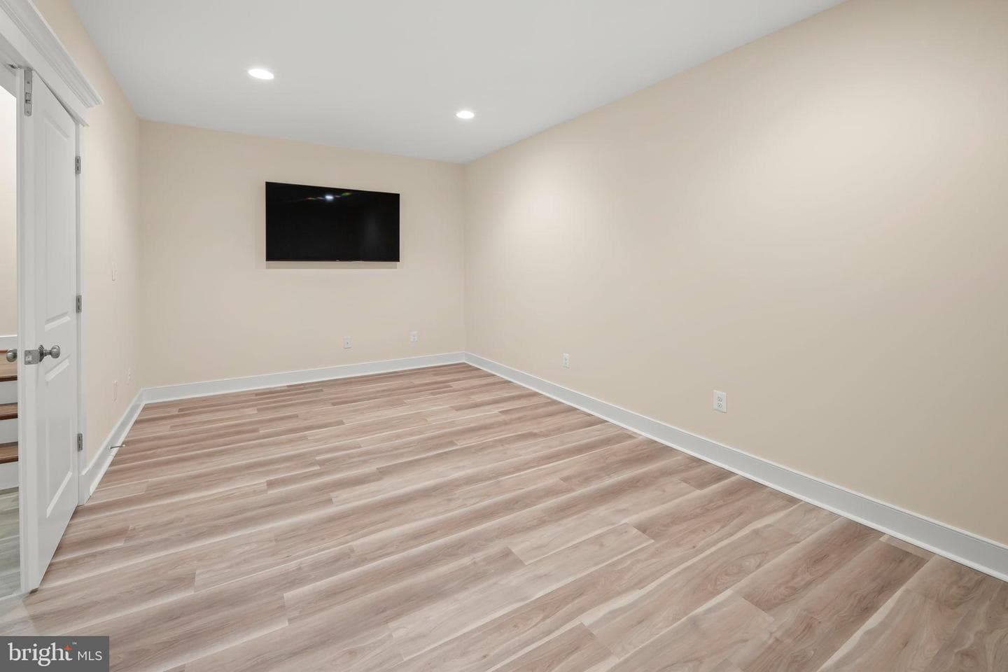 217 Pleasant Street SW photo 69